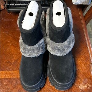 UGG Brooklyn Sunburst Boots Size 10 NIB medium width not for wide feet
